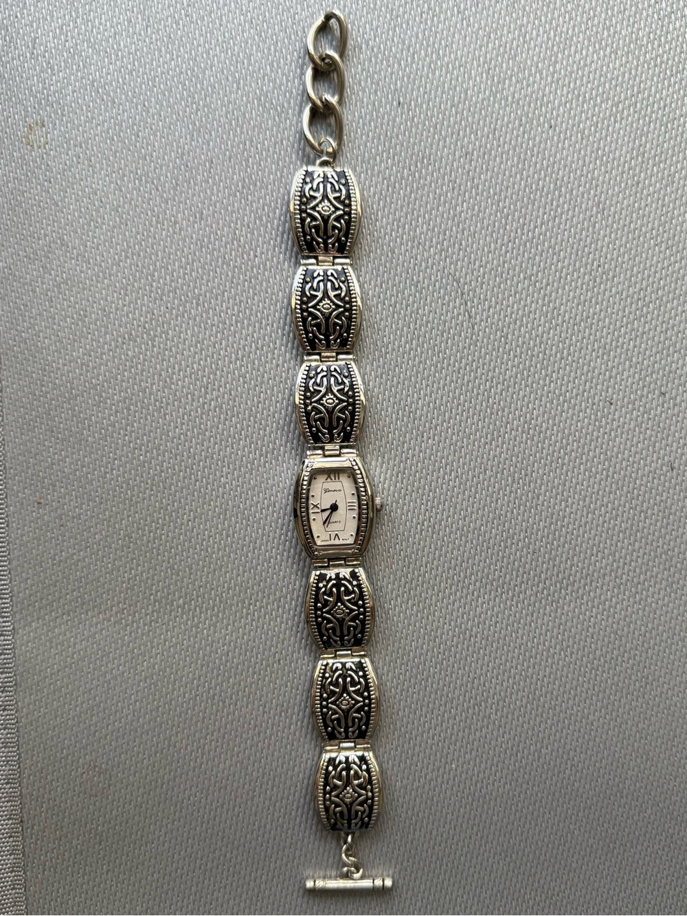 Silver-Tone Ornate toggle Women's Bracelet Watch - Silver